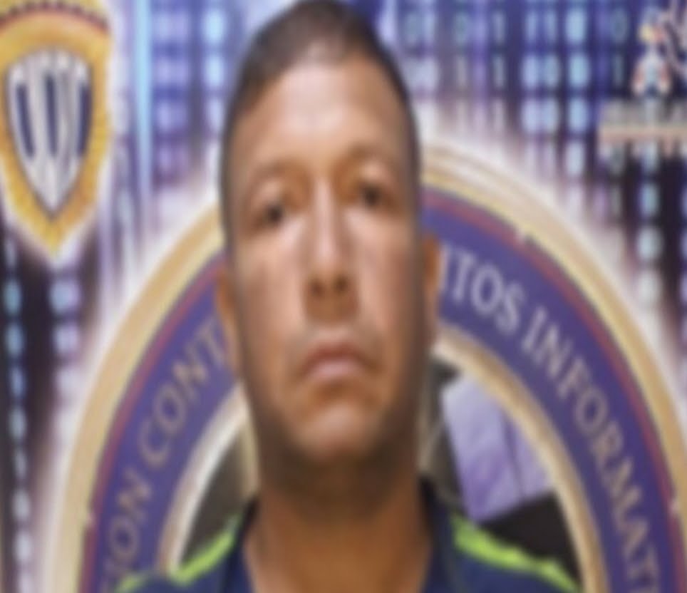 Detienen a hombre por difundir fotos íntimas de mujer por grupos de Whatsapp