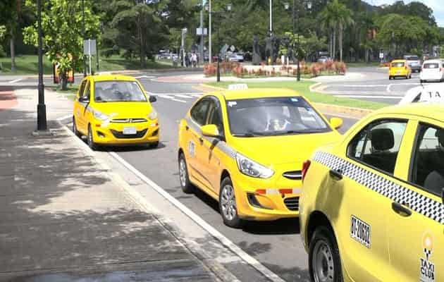 Taxista se masturba cuando lleva a las damas en Panamá (FOTO)