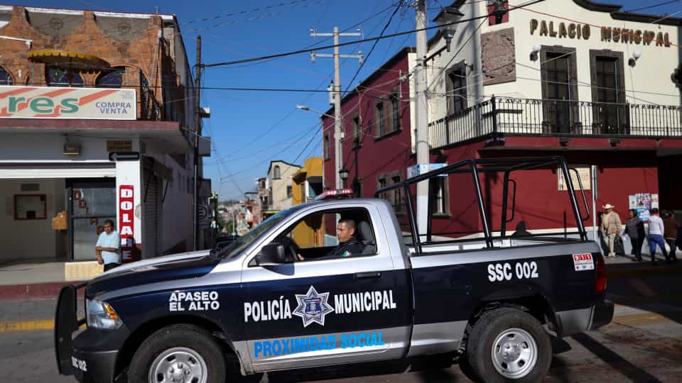 Captan pareja de policía mexicanos teniendo sexo en horario de servicio (+vídeo)