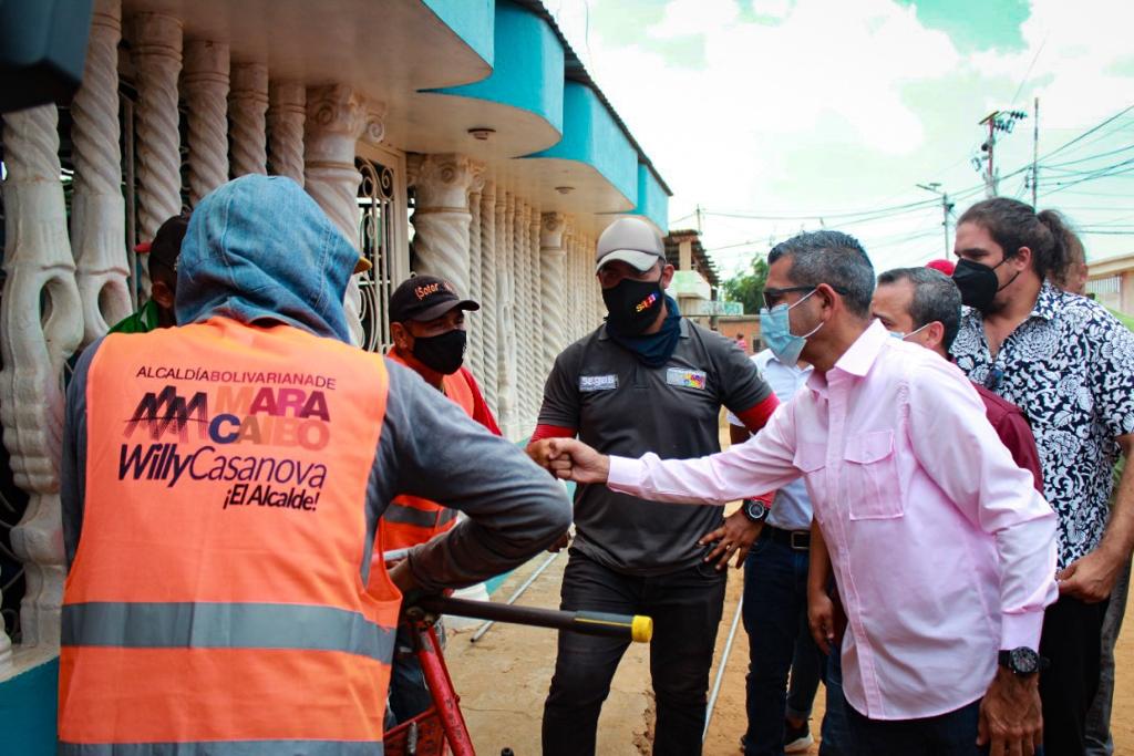 Alcaldía de Maracaibo mejora servicios de gas y electricidad en Hato La Limpia