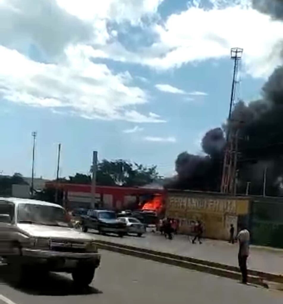 Explosión en estación de Servicio en el estado Anzoátegui deja un muerto y ocho heridos (+vídeo)
