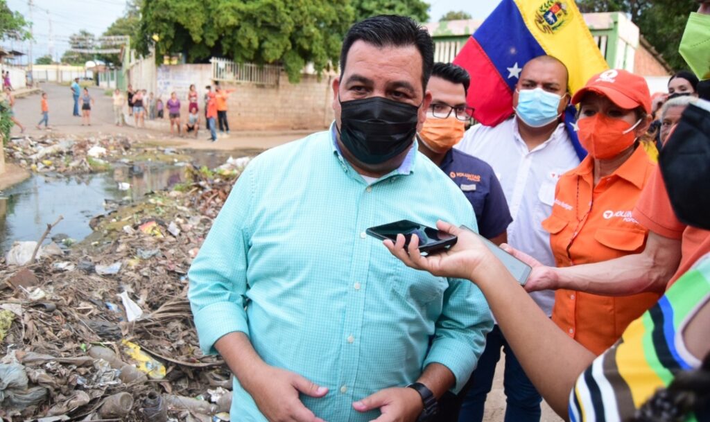 Eduardo Vale: “Habitantes del barrio María Concepción Palacios de Maracaibo viven entre aguas negras”