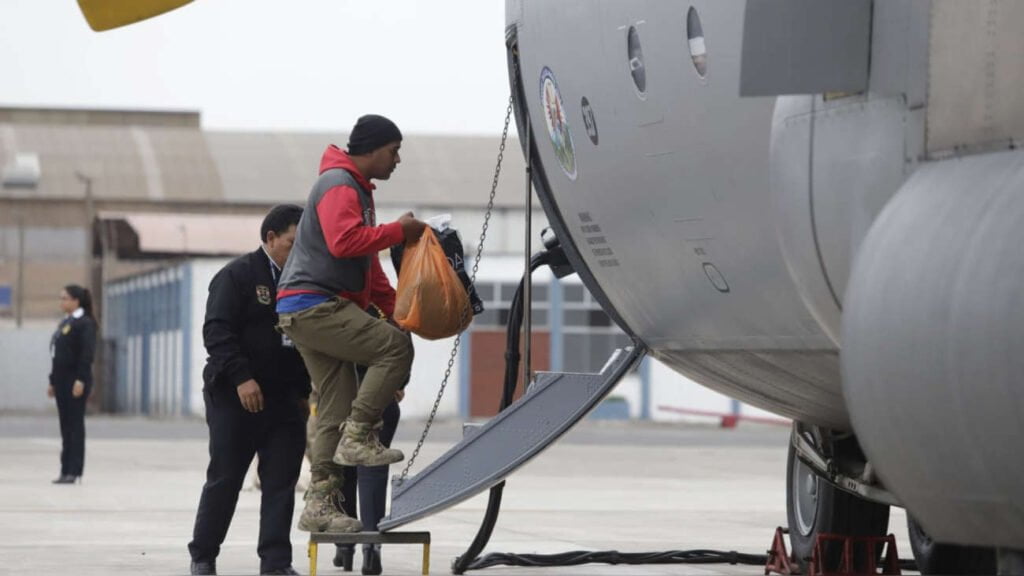 Perú expulsará a venezolanos implicados en delitos y con calidad migratoria irregular MIGRANTES