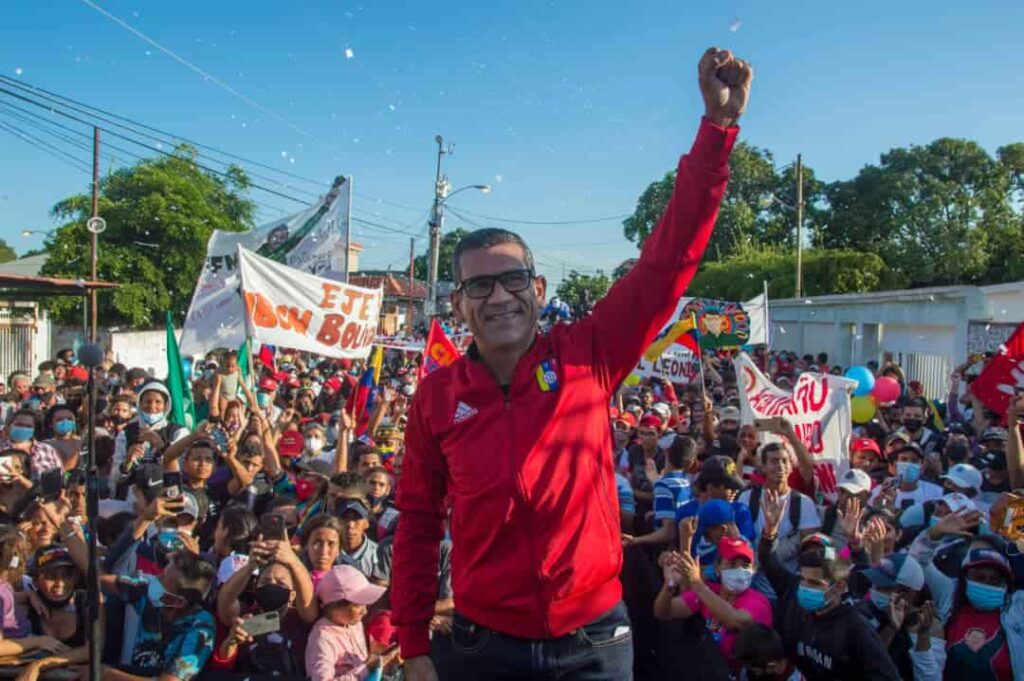 Casanova lideró caminata victoriosa en la parroquia Raúl Leoni