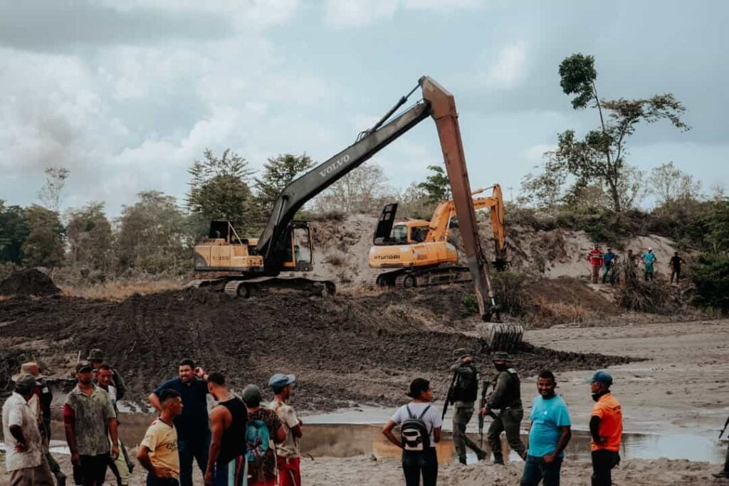 Gobernación del Zulia entregó materiales para la rehabilitación de viviendas afectadas por lluvias en el Sur del Lago