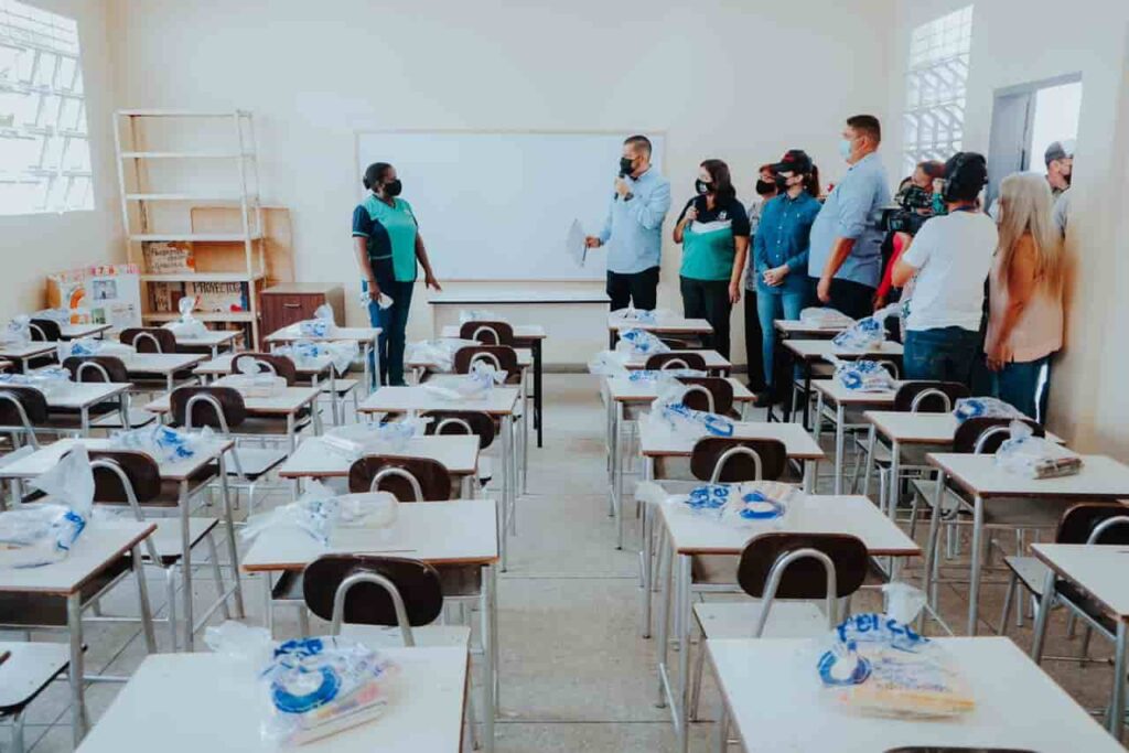 Prieto: Regreso a clases en octubre va de la mano con el plan de vacunación anticovid