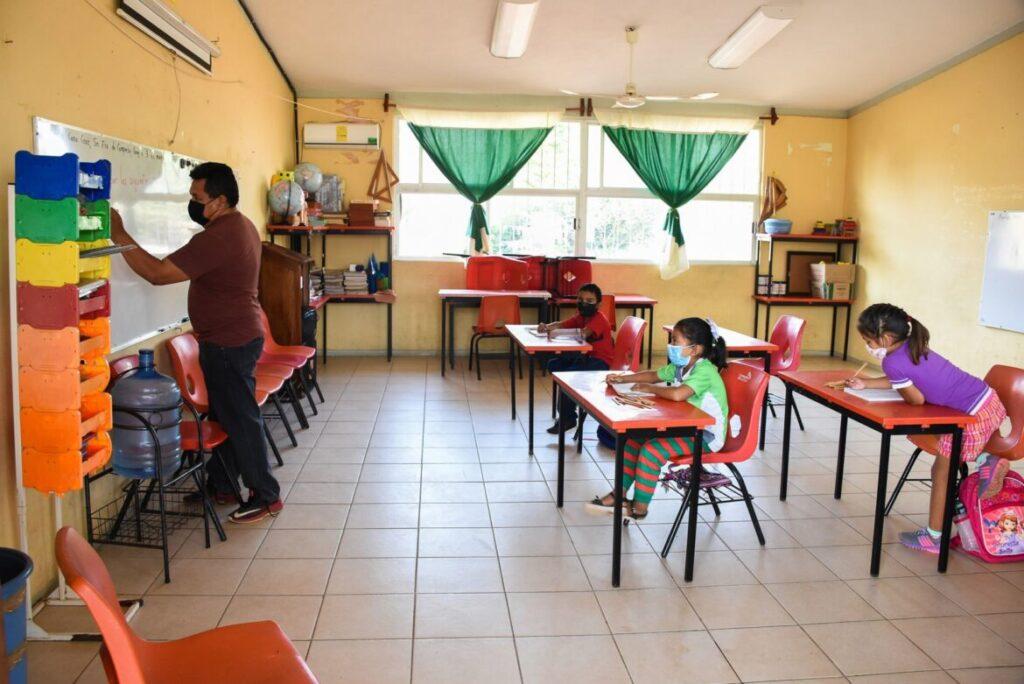 Anuncian nuevo esquema para clases presenciales