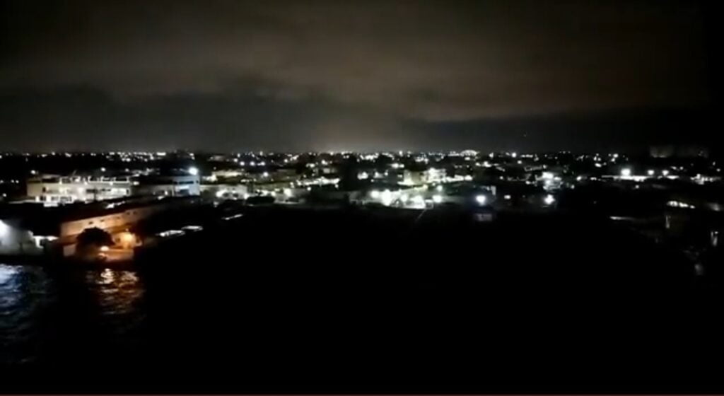 Apagón, truenos y tormenta sorprende a los zulianos la noche de éste 02/oct (+vídeo)