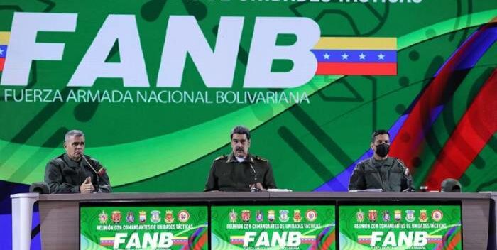 Maduro anuncia la creación de un sistema de defensa comunal