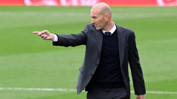 Zinedine Zidane podría ser el DT del PSG