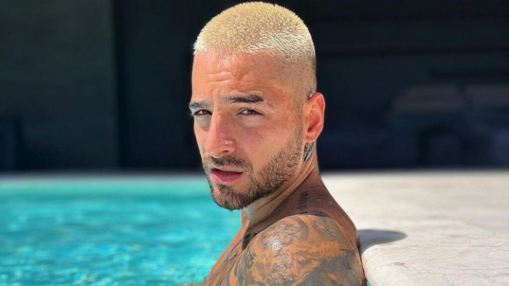 ¡Semidesnudo! así fueron las fotos que colgó Maluma en instagram