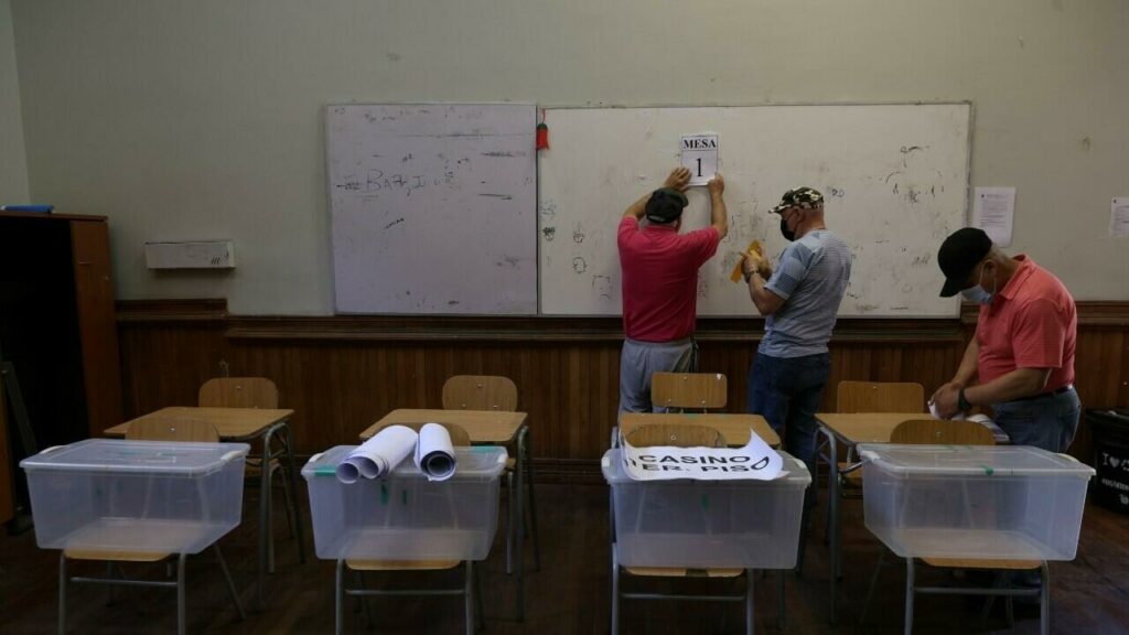 Chile encara las elecciones presidenciales más polarizadas en décadas CHILE ELECCIONES