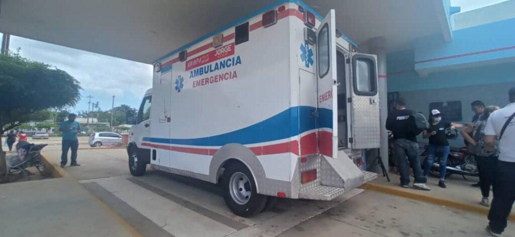 Candidato a la alcaldía de «Los Puertos» Jorge Nava repotenció ambulancia del Hospital Hugo Parra León