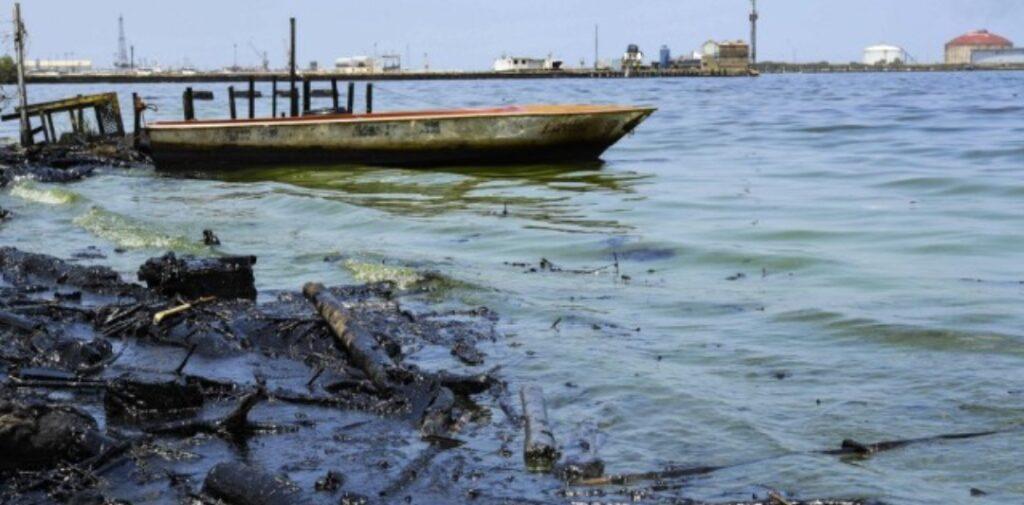 El 90% de la orilla del Lago de Maracaibo tiene basura, según ONG