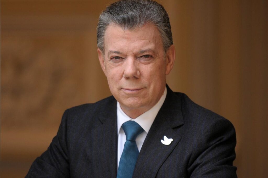 Juan Manuel Santos: «Tengo entendido que el presidente también está explorando caminos para reanudar conversaciones de paz con el ELN»