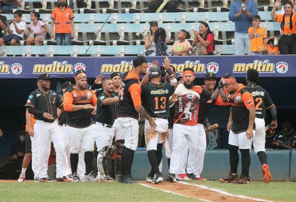 Águilas divide en doble cartelera con Caribes en Maracaibo