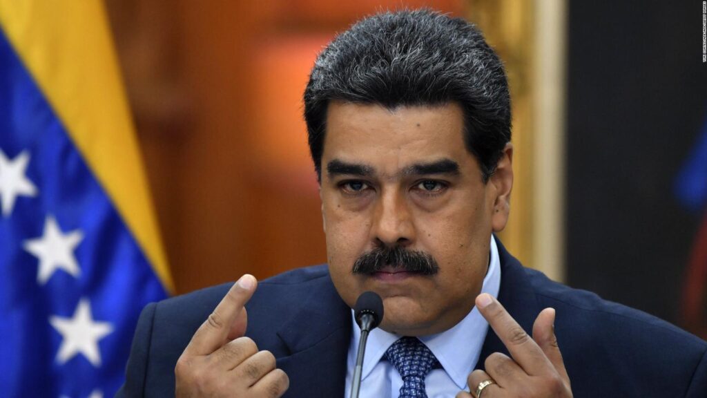Maduro pidió a la aviación estar alerta a los «delincuentes», «terroristas» y «narcotraficantes» que violen el espacio aéreo de Venezuela (Video)