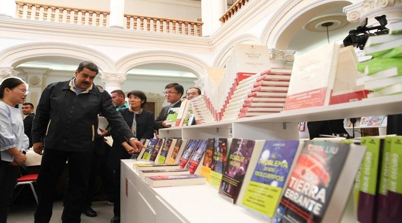 Nicolás Maduro instaló la filven con la presentación del libro de Alex Saab