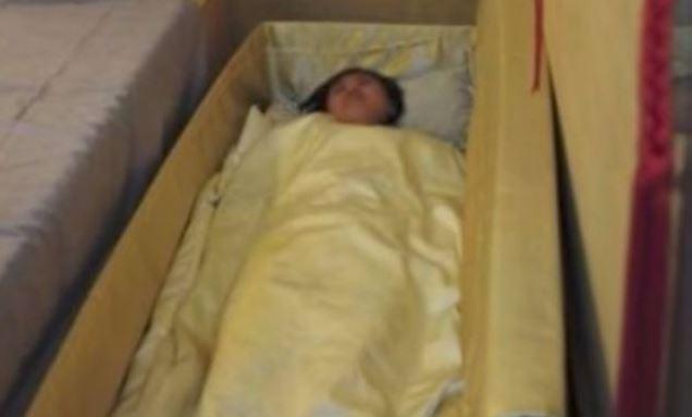 Conoce la nueva fuente de la juventud: Terapia de Ataúd (+vídeo)