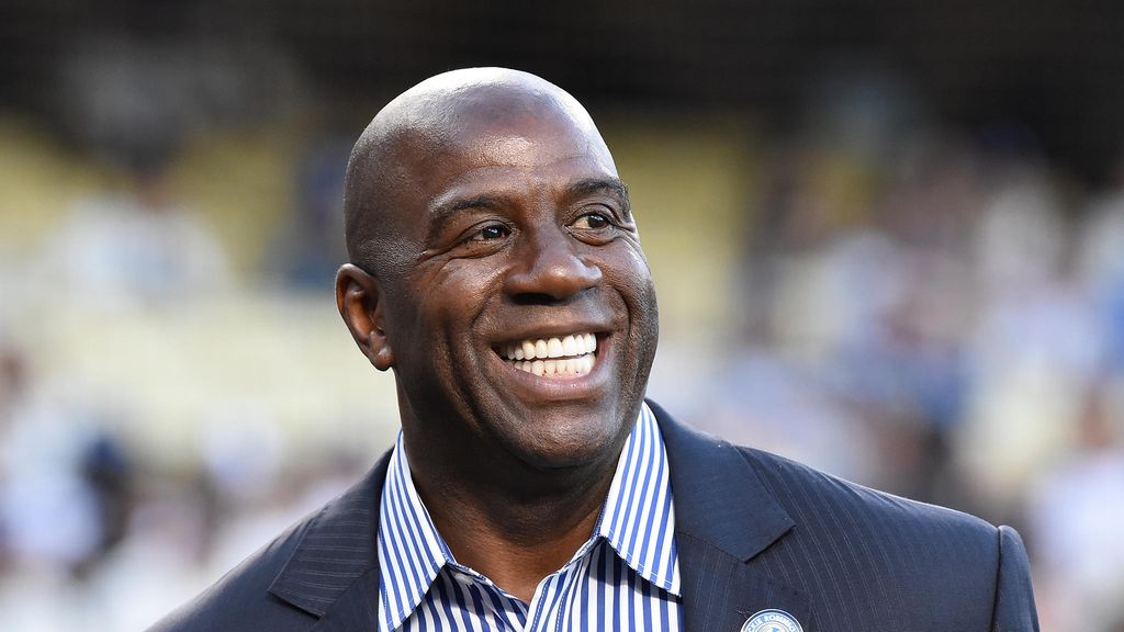 Magic Johnson leyenda de la NBA alaba a Dios por décadas de salud con VIH Magic Johnson