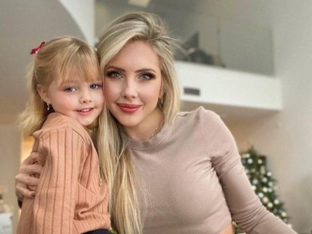 Hija de Sascha Fitness se encuentra enferma