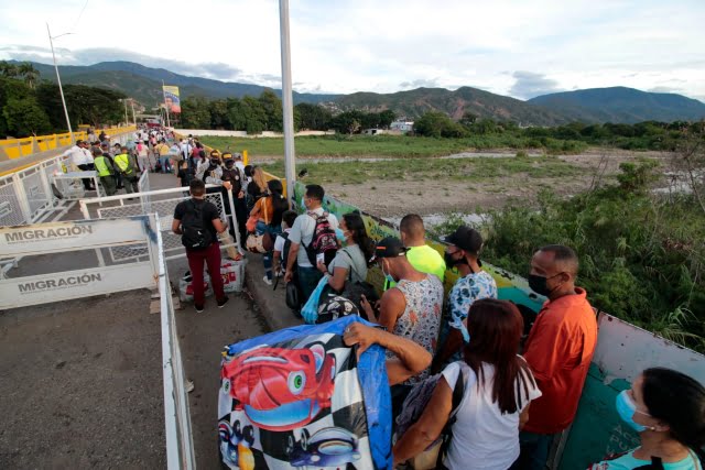 Tiroteo en trochas causó pánico a ciudadanos en el Puente Internacional «Simón Bolívar» (+vídeo)