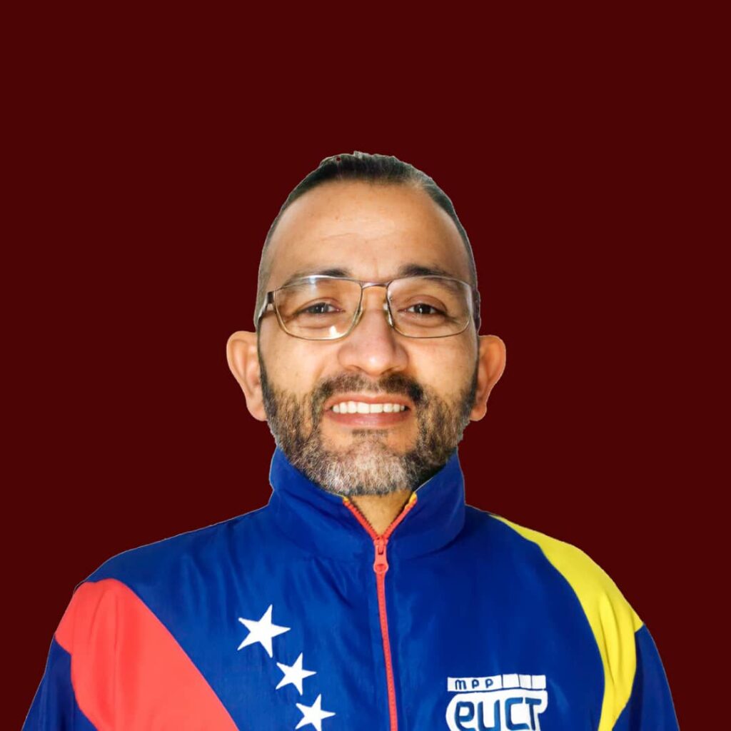 Rixio Romero: “Que te traten con cariño es una de las mejores experiencias de ser profesor universitario”