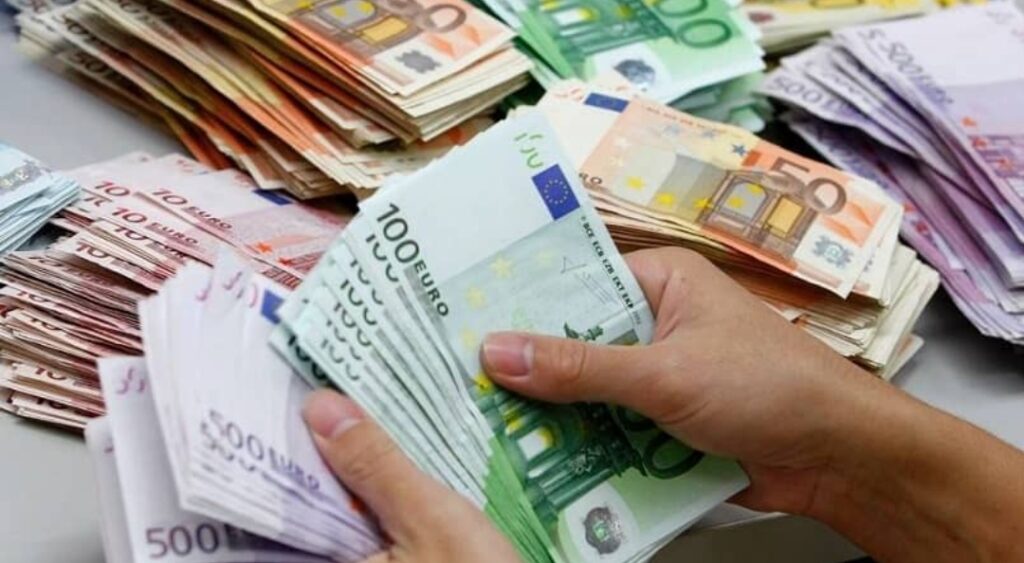 El euro sube tras la caída de la rentabilidad de la deuda estadounidense