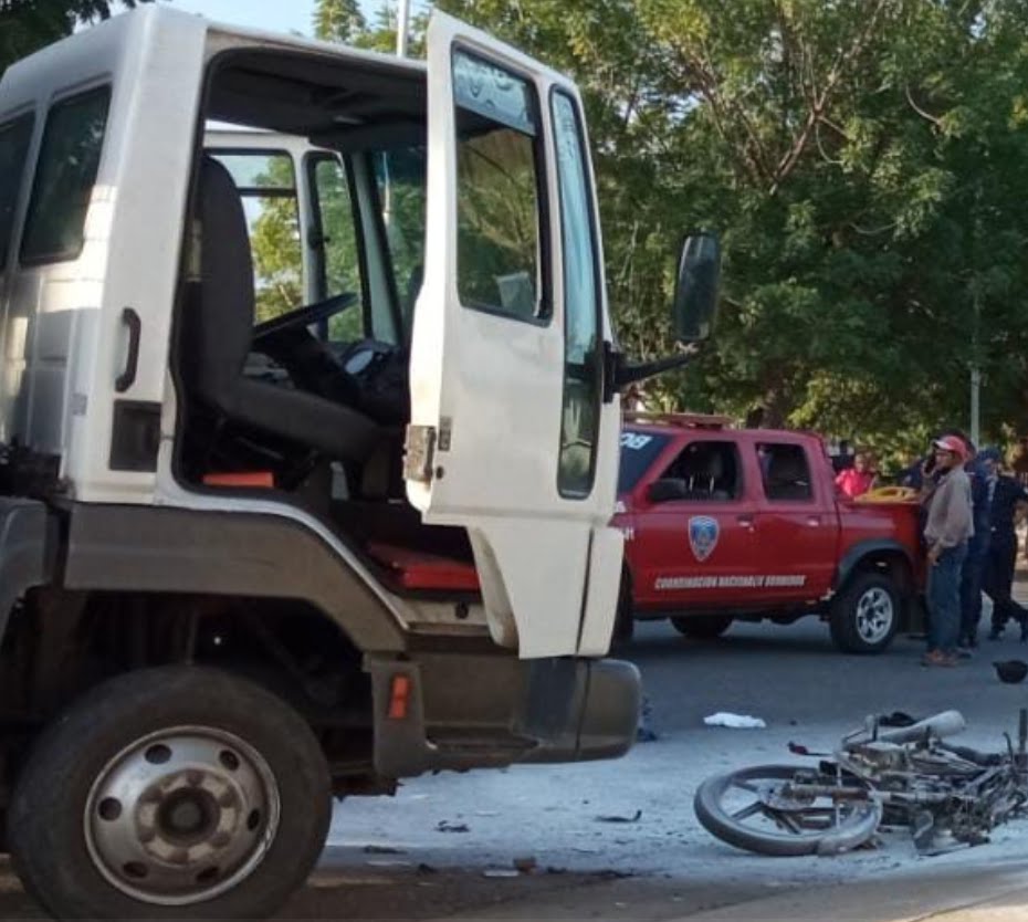 Muere pareja en aparatoso accidente de tránsito en Ciudad Ojeda