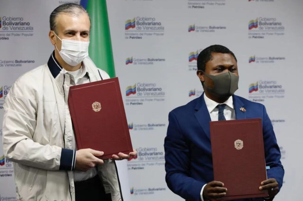 Venezuela suscribe un «convenio confidencial» petrolero con Guinea Ecuatorial