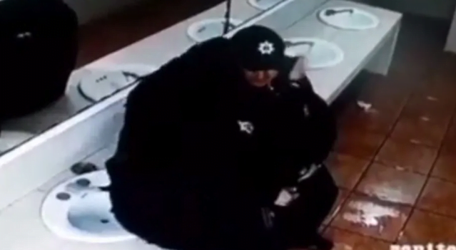 Viral: Policías cariñosos se citaron para hacer «el delicioso» pero les salió «desastroso»