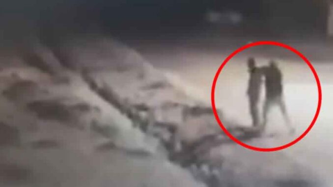 ¡Impresionante! Video muestra cuando asesina a su vecino de 50 puñaladas (+Video)