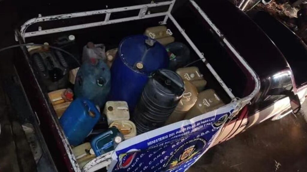 Detiene a ocho personas en Yaracuy por extraer combustible de la refinería El Palito