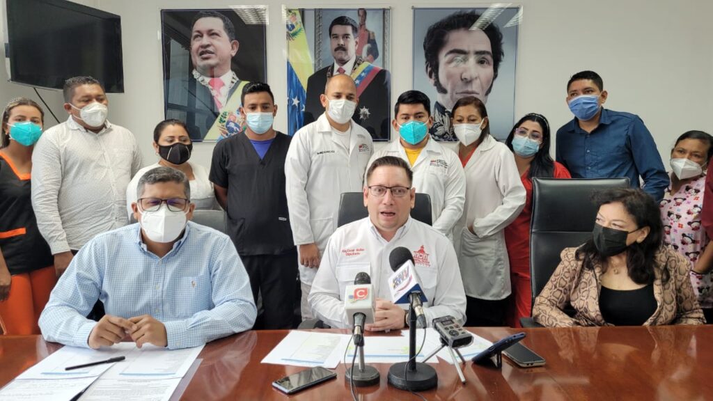Denuncian que Manuel Rosales despidió a más de 2 mil trabajadores de la salud