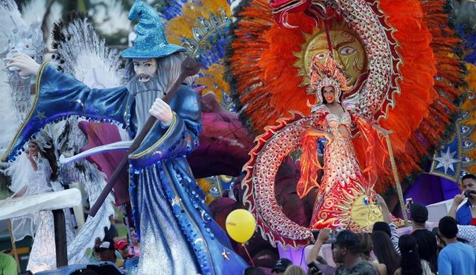 Panamá cancela carnaval para salvar el inicio escolar ante alza pandémica
