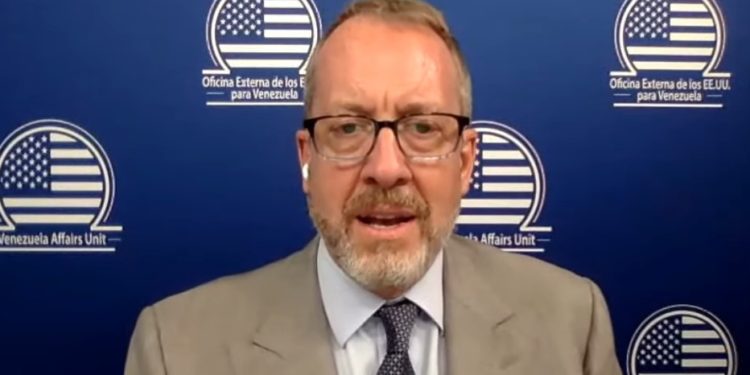 Story instó a Maduro a retomar diálogo en México