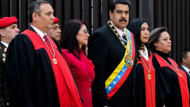 Maduro reclamó en el TSJ la “tarea pendiente” de aplicar “justicia implacable” contra Guaidó