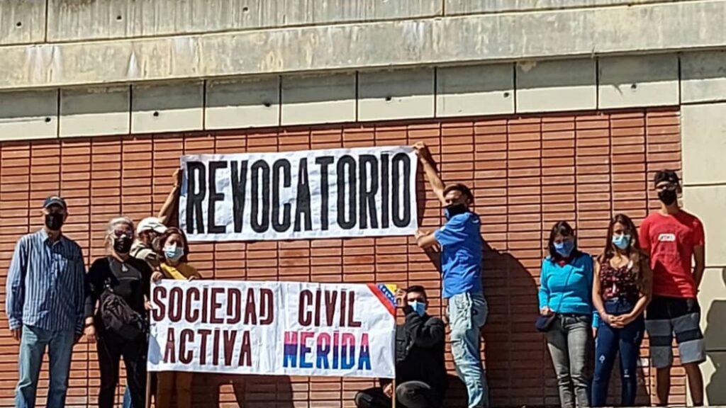En Mérida protestaron para convocar el revocatorio