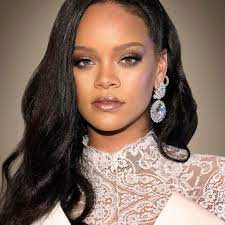 Mira las fotos filtradas que confirmaron el embarazo de Rihanna