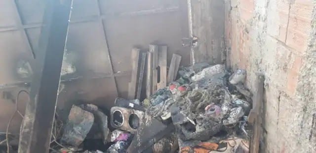 ¡POR DEJAR ENCHUFADA UNA COCINA ELÉCTRICA! Padre e hijo murieron calcinados en Aragua