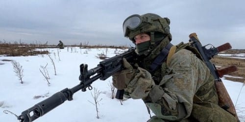 Putin instruye a las Fuerzas Armadas de Rusia ‘garantizar el mantenimiento de la paz en Lugansk y Donetsk’