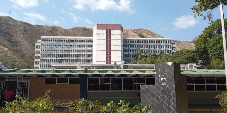 Reportan tres heridos entre ellos una niña, por enfrentamiento en Las Tejerias