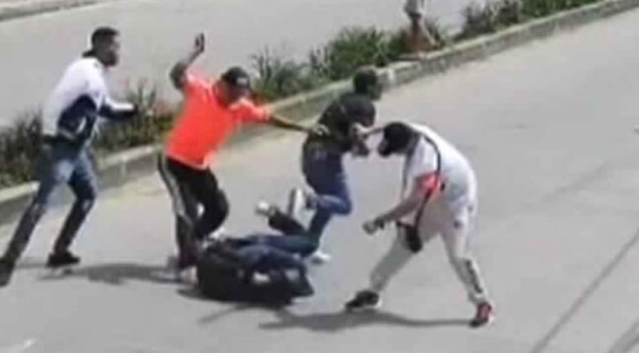 Soldado es brutalmente atacado por sujetos con un machete (IMÁGENES SENSIBLES)
