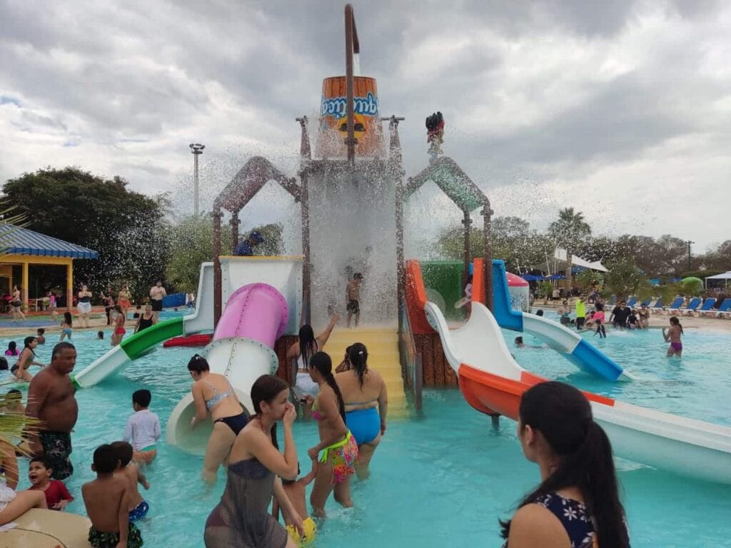 Así se vive el carnaval en Aquatica (FOTOS)