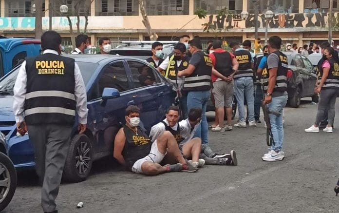 ¡EXTORSIONABAN A TRABAJADORAS SEXUALES! Detienen a ocho intregrantes del «Tren de Aragua» en Perú (VIDEO)