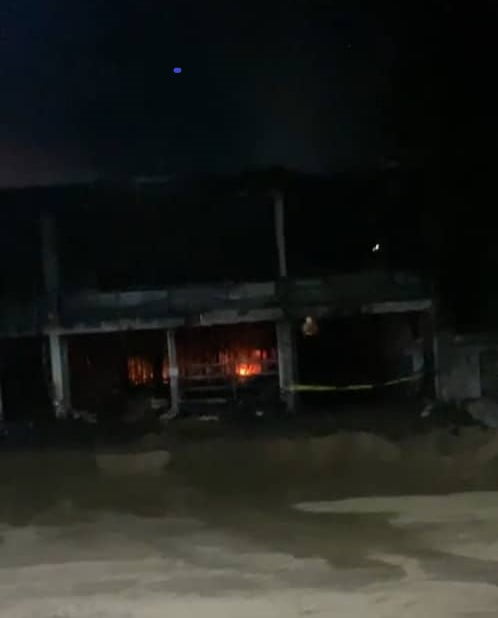 Se reactiva incendio en Cine Citta, la noche de este #2Feb (VIDEO)