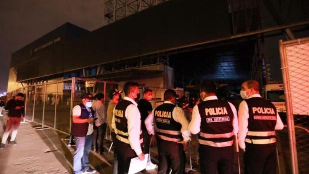 ¡IMPACTANTE! En video quedó grabado cuando un parque de atracciones mecánicas se desprendió