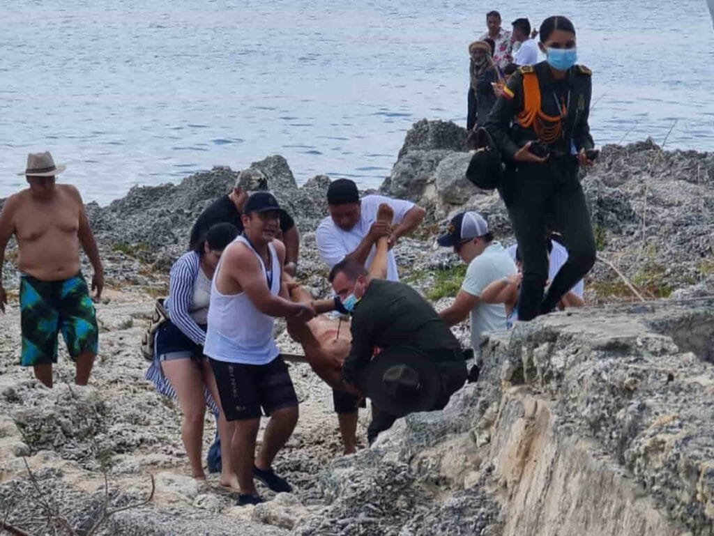 ¡ATAQUE MORTAL! Turista pierde la vida tras ataque de tiburón en la Isla San Andrés (VIDEO)
