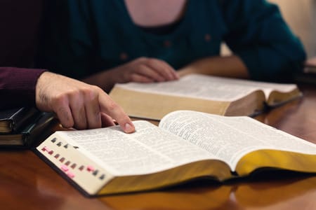 Brasil: Impulsan ley que condena uso de la palabra “Biblia” en textos no religiosos