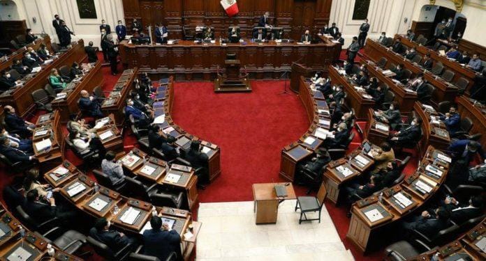 Parlamento de Perú aplaza el debate sobre el tema de la Constituyente